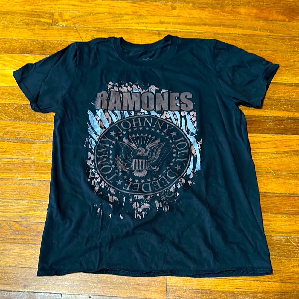 Ramones Women’s Black Graphic T-Shirt, Large